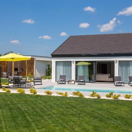 Bandelli Villas Oklaj ภายนอก รูปภาพ