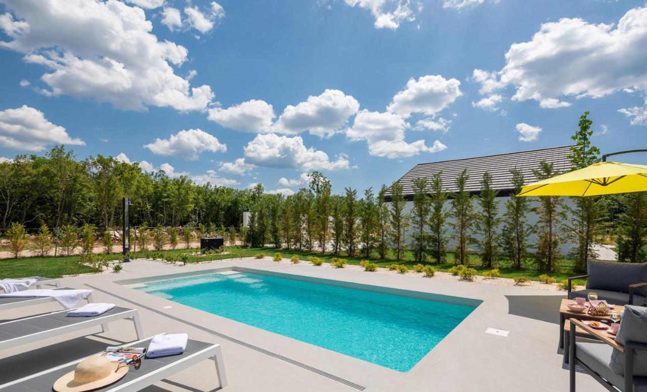 Bandelli Villas Oklaj ภายนอก รูปภาพ