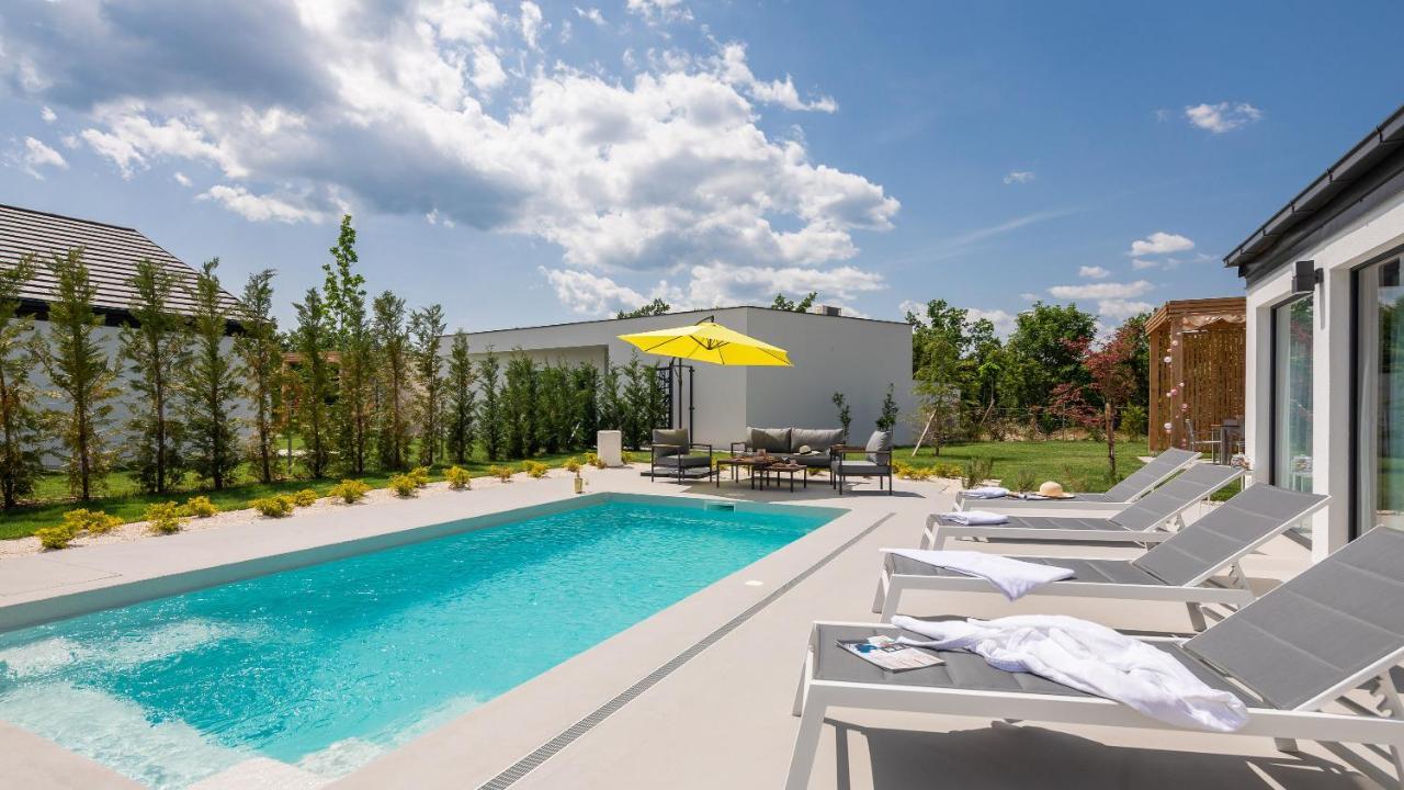 Bandelli Villas Oklaj ภายนอก รูปภาพ