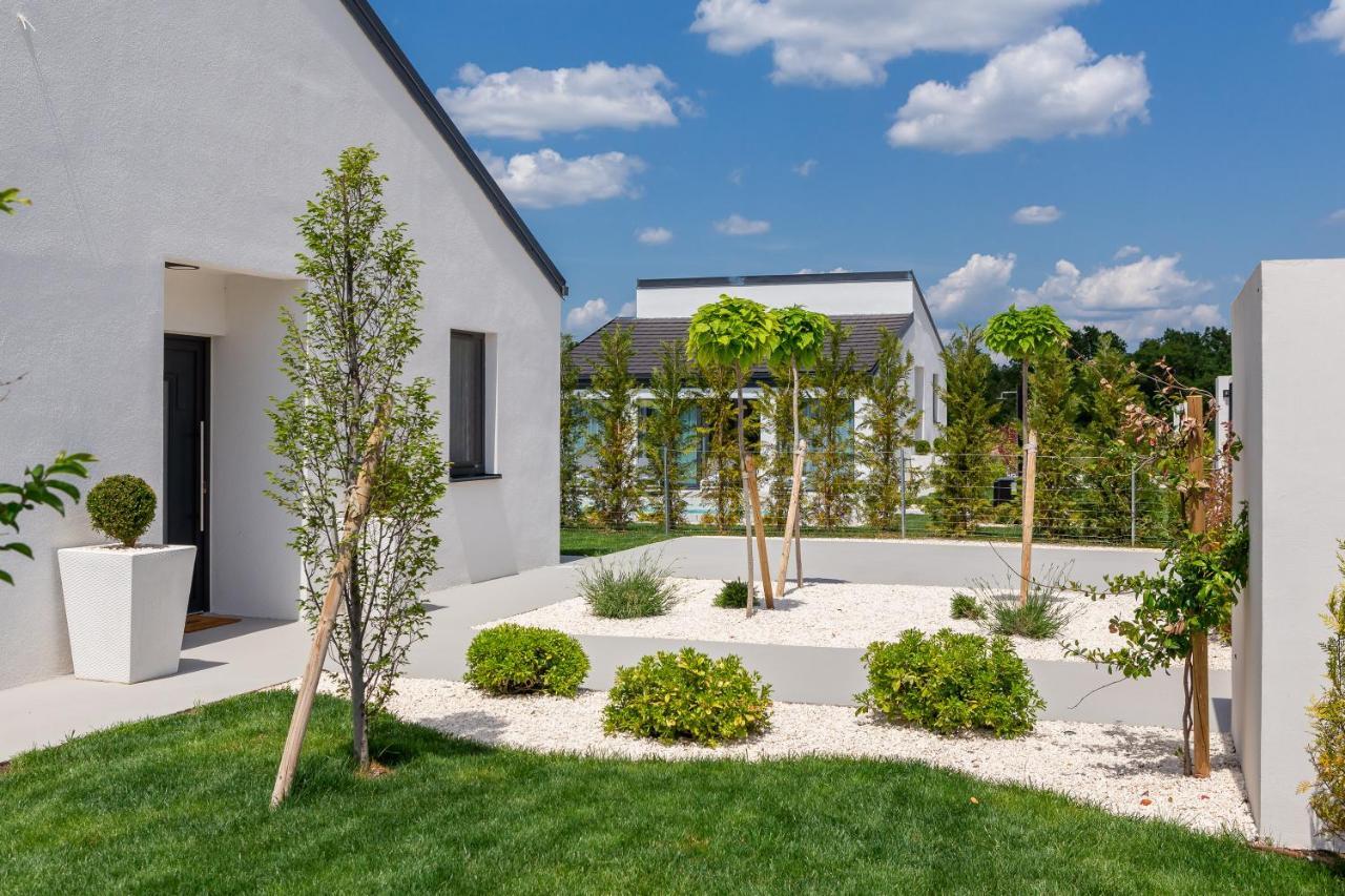 Bandelli Villas Oklaj ภายนอก รูปภาพ