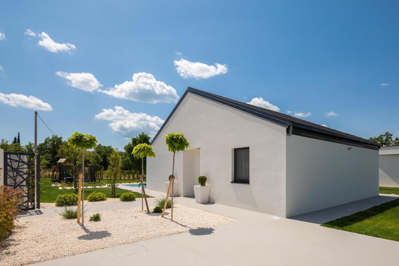 Bandelli Villas Oklaj ภายนอก รูปภาพ