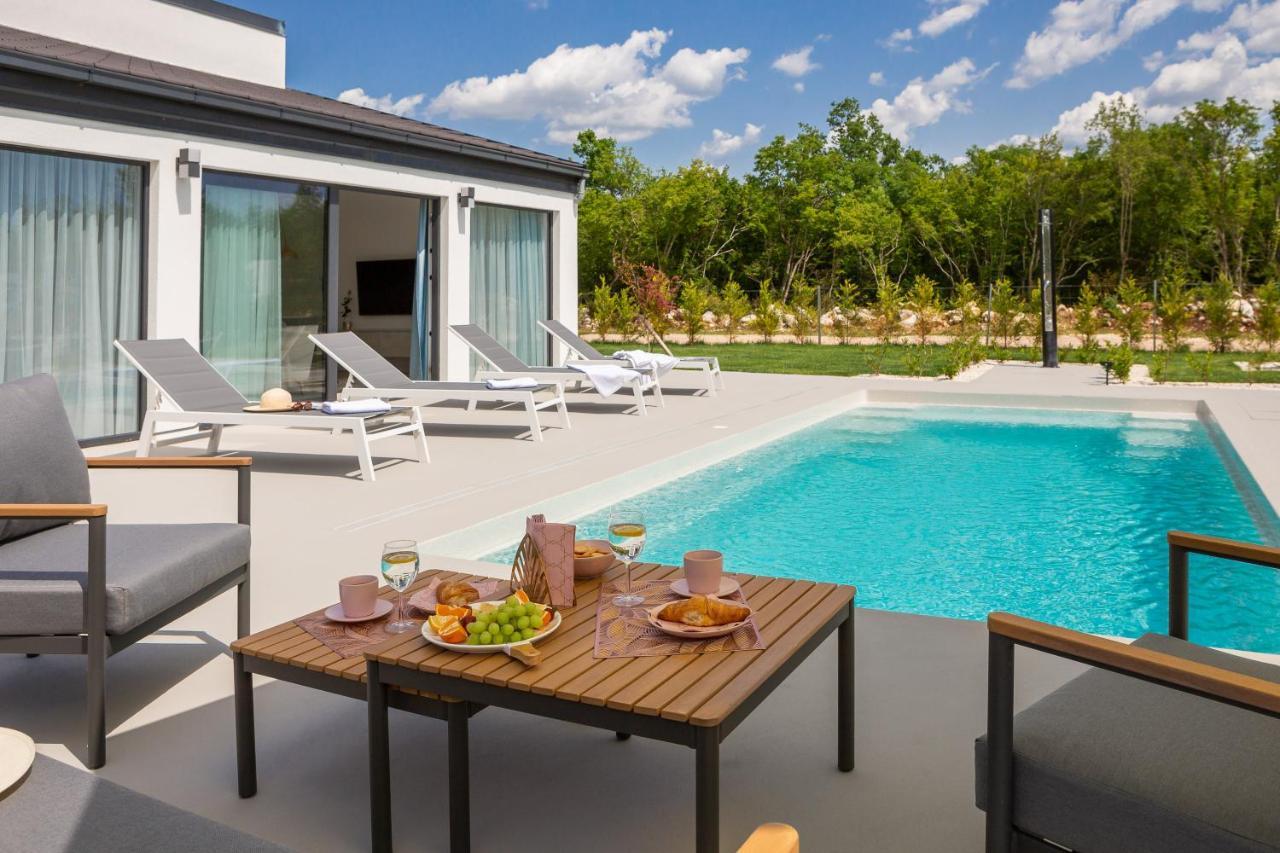 Bandelli Villas Oklaj ภายนอก รูปภาพ