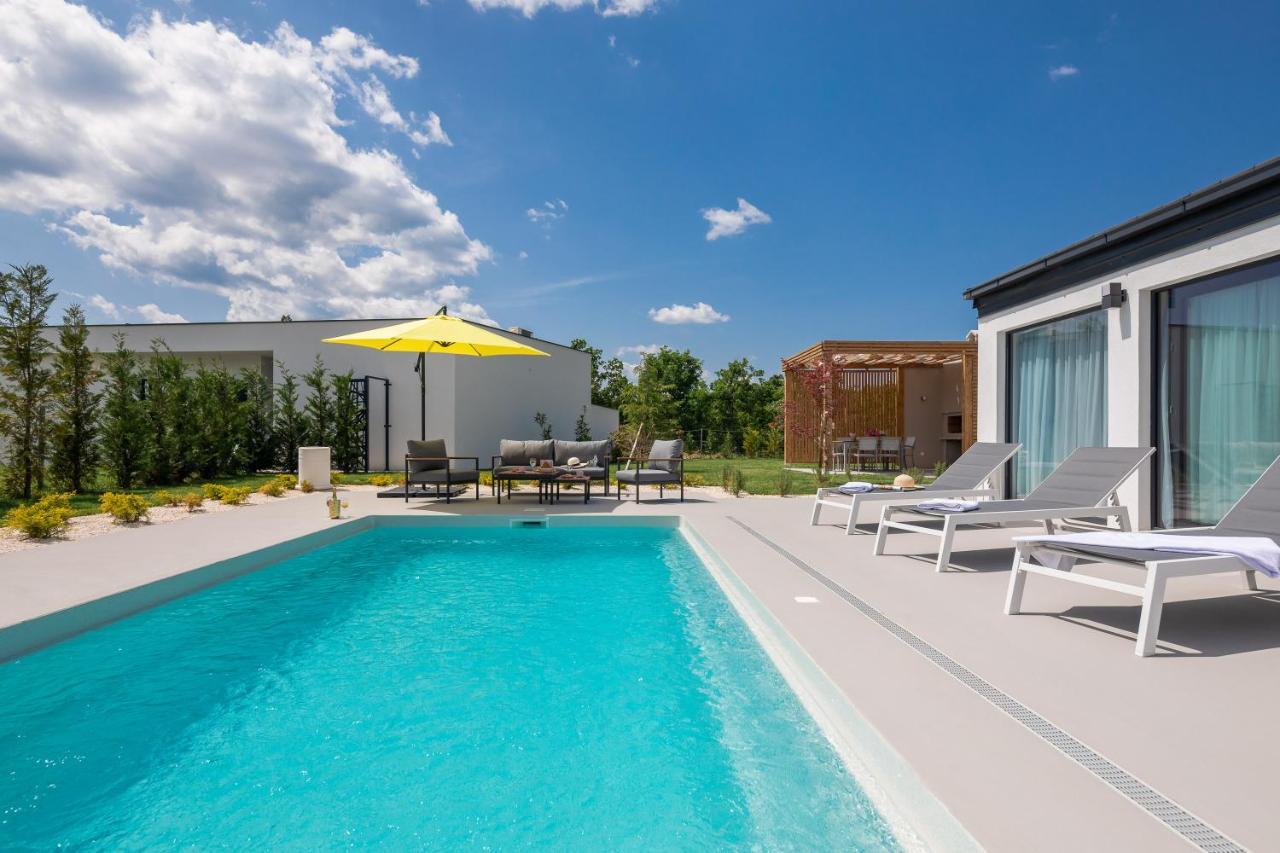 Bandelli Villas Oklaj ภายนอก รูปภาพ