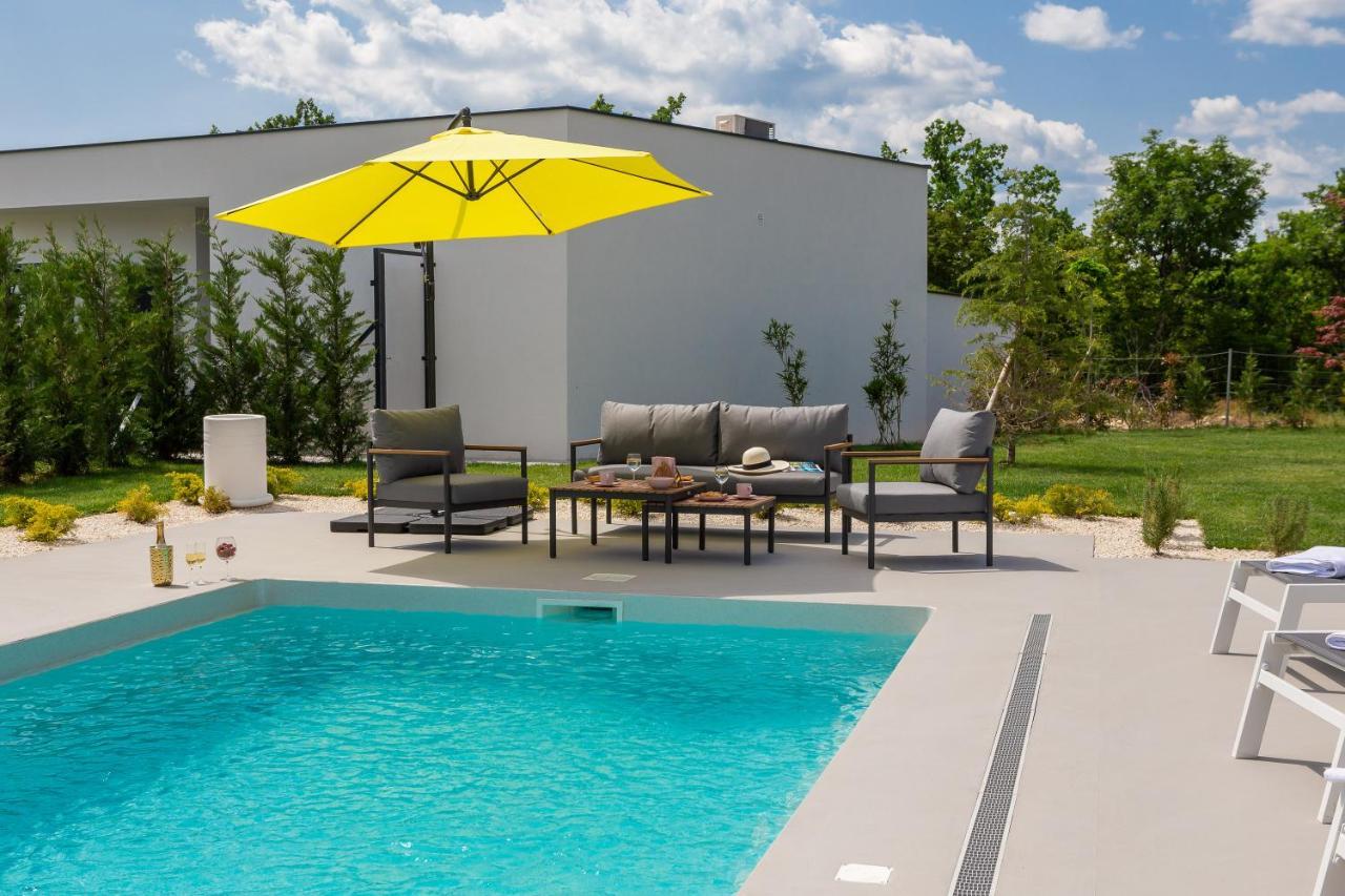 Bandelli Villas Oklaj ภายนอก รูปภาพ