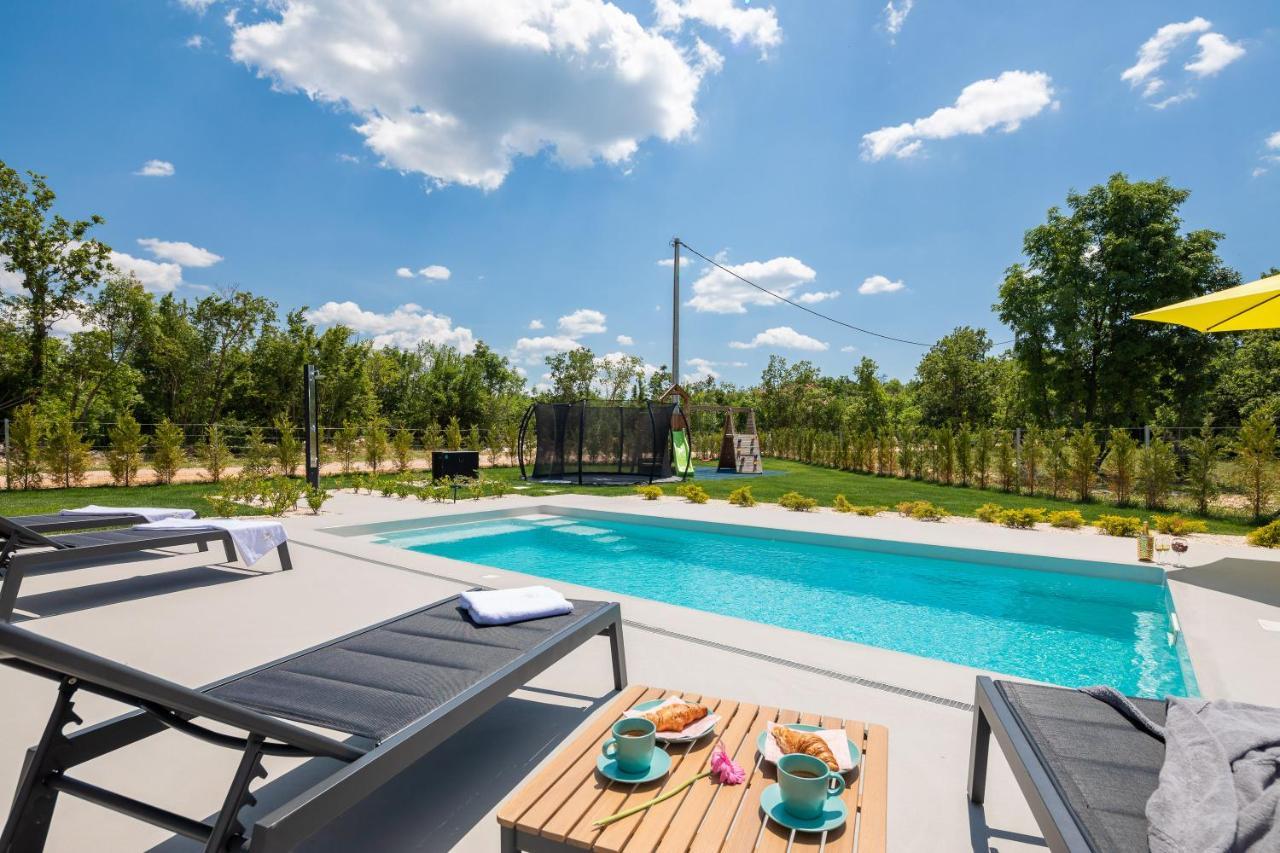 Bandelli Villas Oklaj ภายนอก รูปภาพ