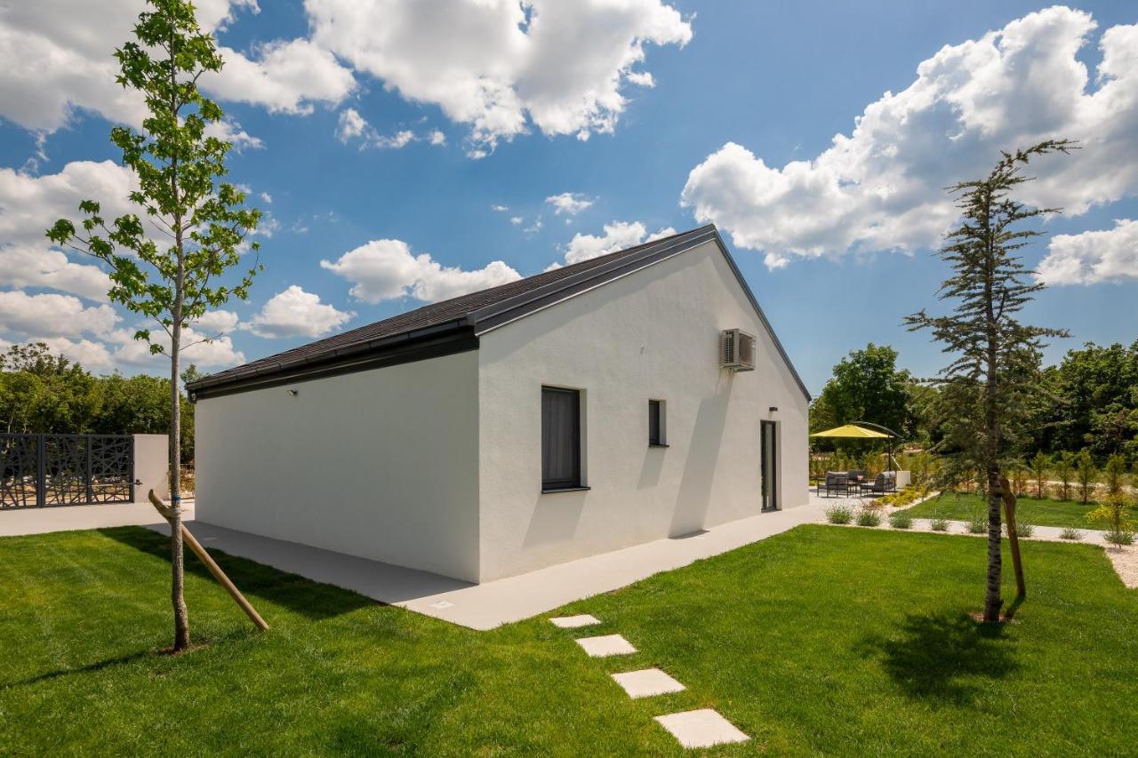Bandelli Villas Oklaj ภายนอก รูปภาพ